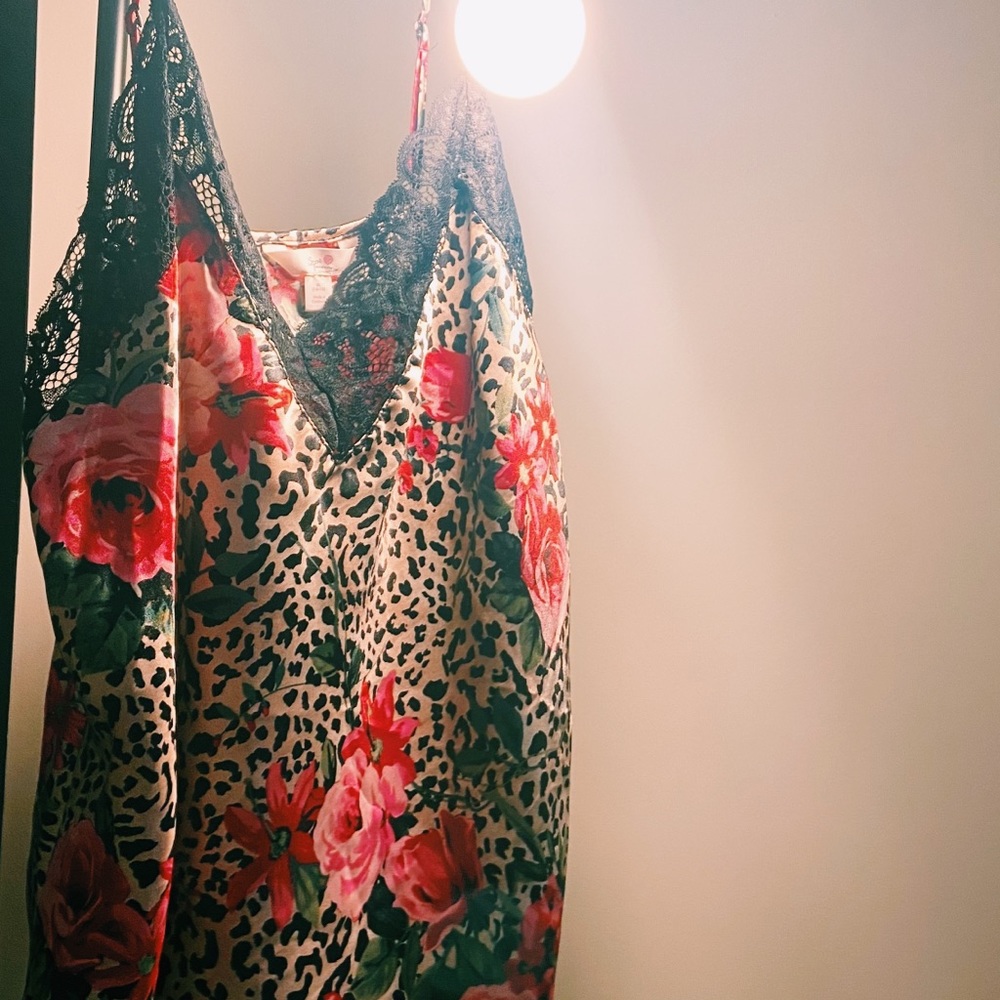 Tank - Picture 2 of 2